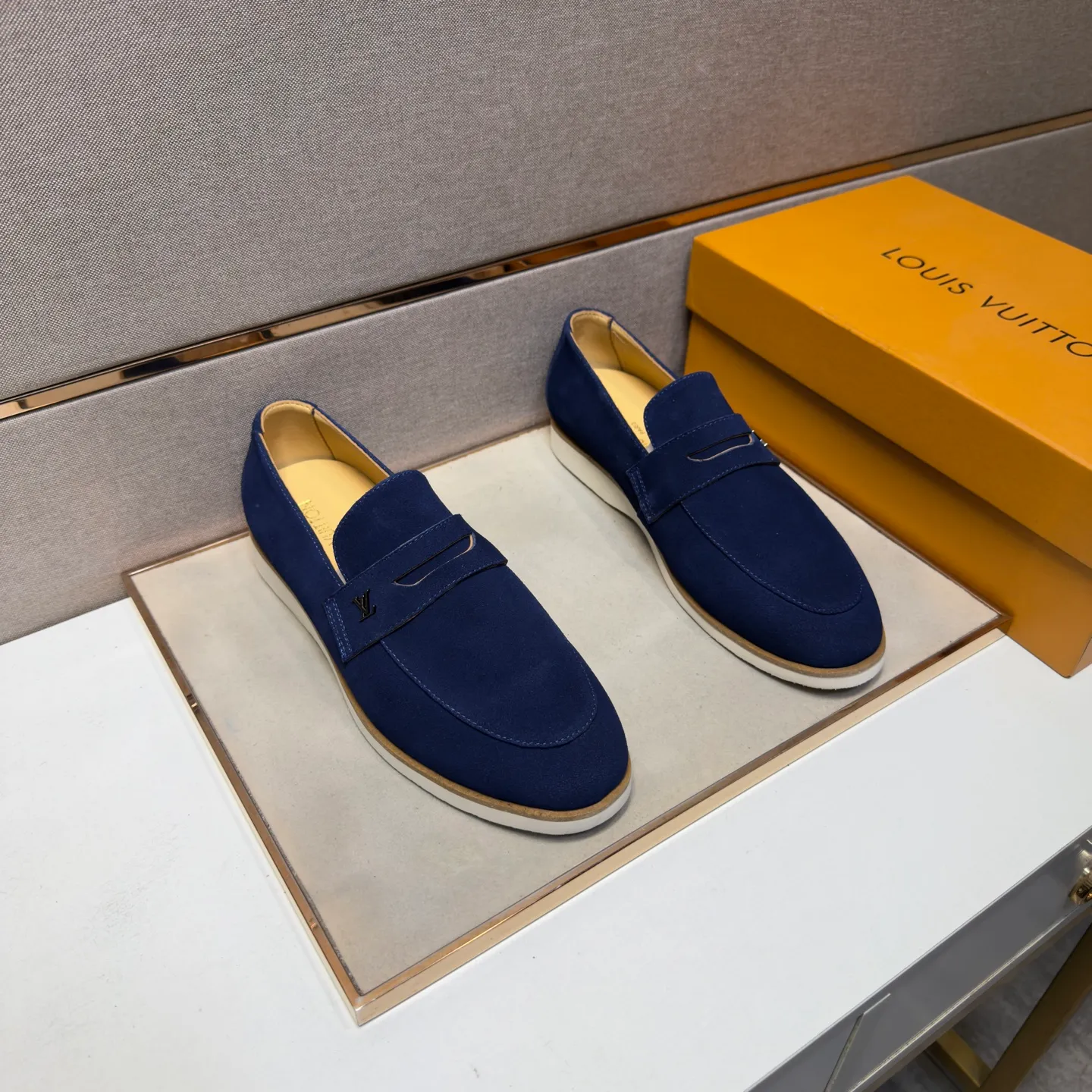 Men's men's shoes 💰pp442 [LV～] Men's casual shoes 2026z cabinet sales simultaneously 🔶Size: 38-44 #️⃣ 🔷4 colors🔜The upper is made of cowhide stitching ➕Cowhide lining, comfortable and breathable, sole: original comfortable and wear-resistant outsole, ⚠️real thing📱photographed🎬real thing is better📢📢📢